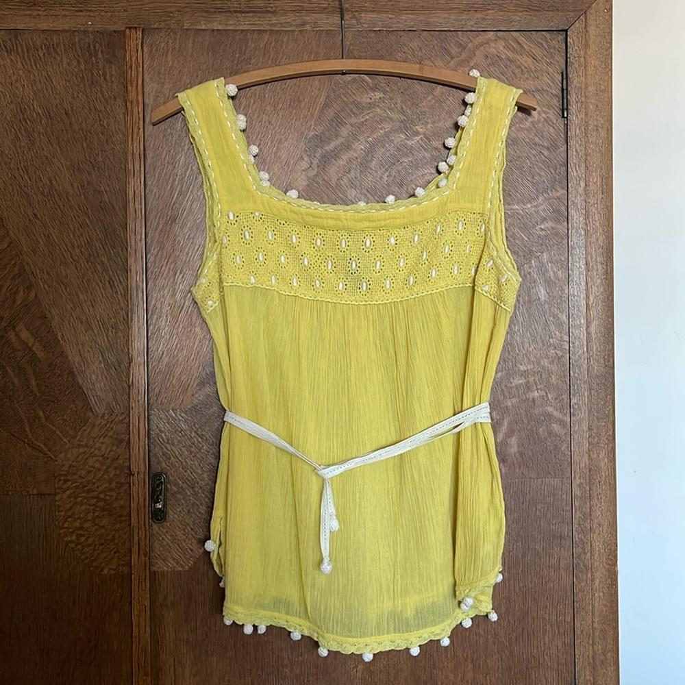 Lithe old school Anthropologie embroidered gauzy pom pom tank matching belt
